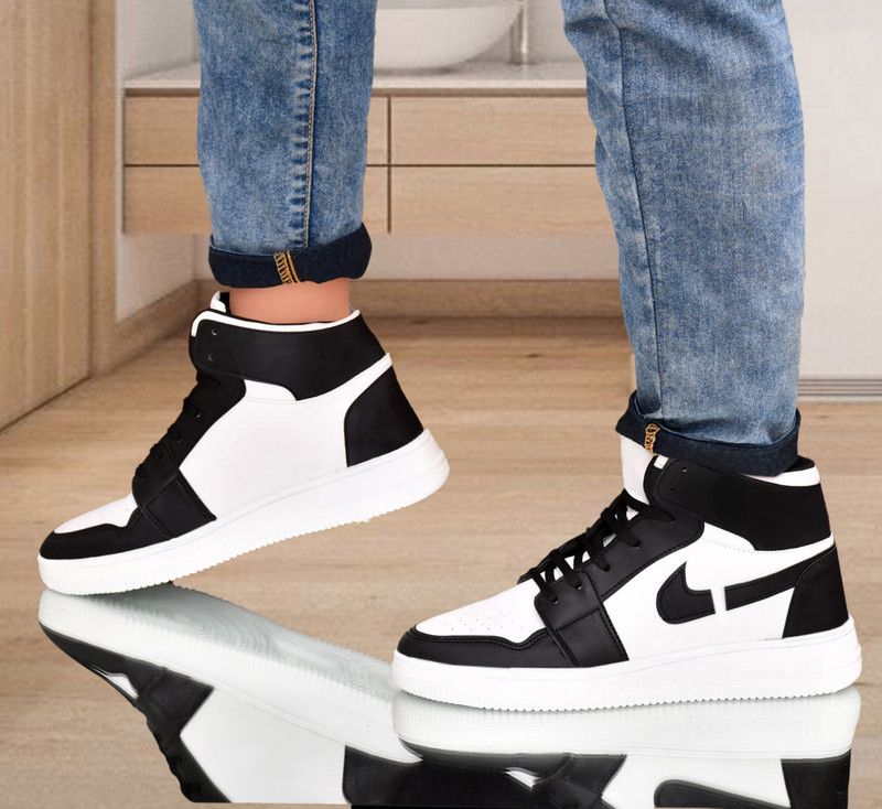Men & Boys Stylish Premium, Comfortable Gyming/ Sports/ Casual/ Walking/ Running Sneakers For Men  (Black)