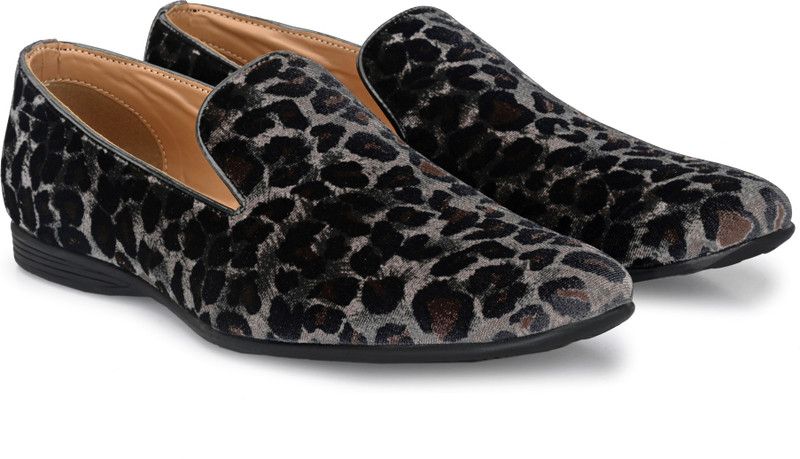 Men Cheetah Slip-Ons Velveteen Casual Loafers Lace Up For Men  (Brown)