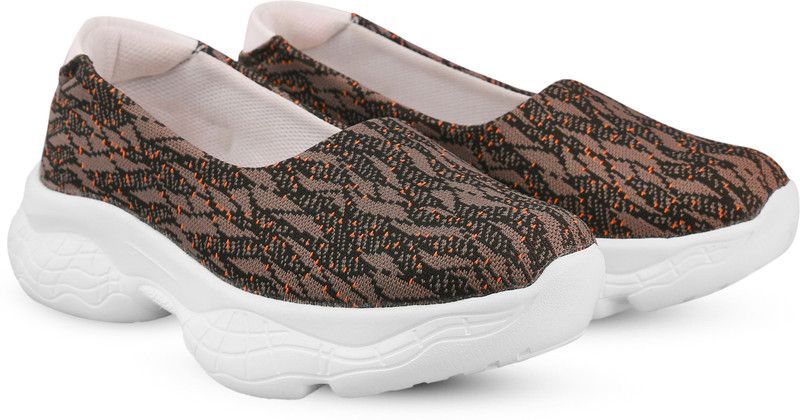 Wear New Generation Fashionable Sneakers Walking Shoes For Women  (Beige, Black)