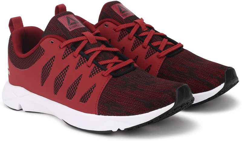 Fusion Ace Lp Running Shoes For Men  (Maroon)