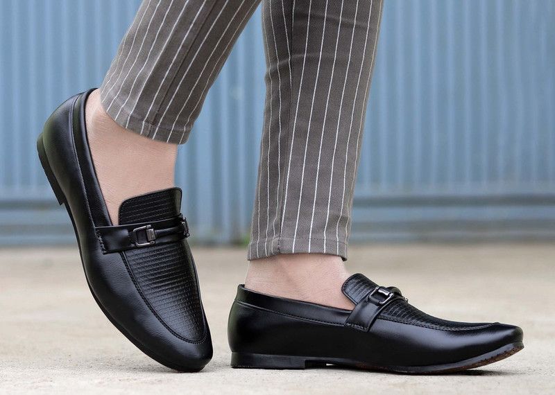 Extremely Lightweight,Partywear and Comfortable Casuals For Men  (Black)