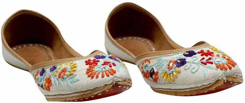 Ethnic Wear Women's Jutti Jutis For Women  (White)