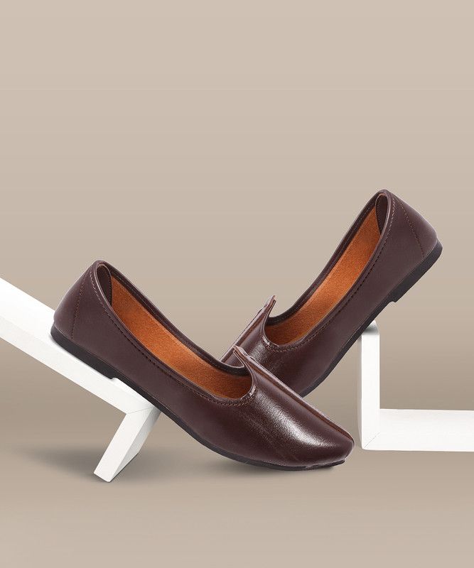 jalsa Mojaris For Men Casuals For Men  (Brown)