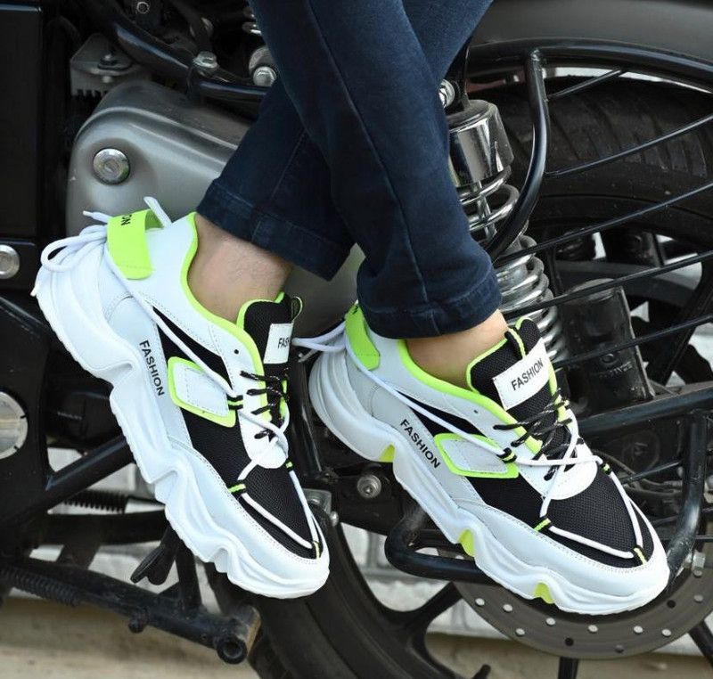 Sports Running Shoes For Men  (White, Green)