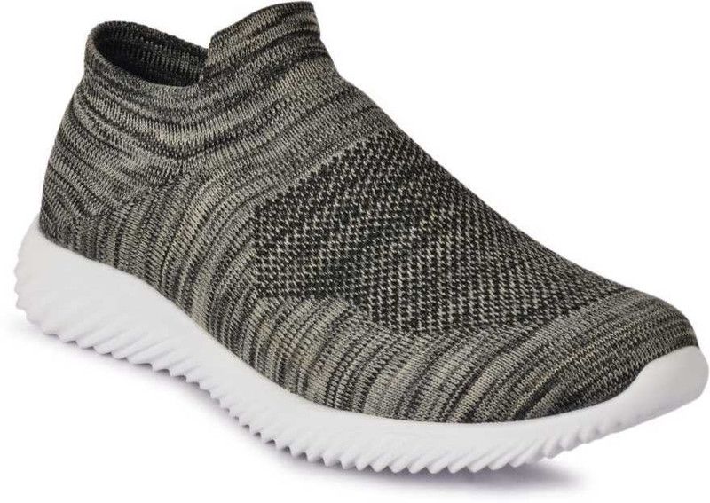 Casual Flexible Running Sock Shoe For Men Slip On Sneakers For Men  (Grey)
