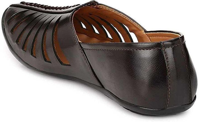 Cool Rajasthani Jutis For Men Mojaris Mojaris For Men  (Brown)