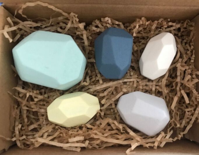 Wooden Building Blocks Set Lightweight Natural Balancing Blocks Colored Wooden Stones Stacking Blocks Home Decor