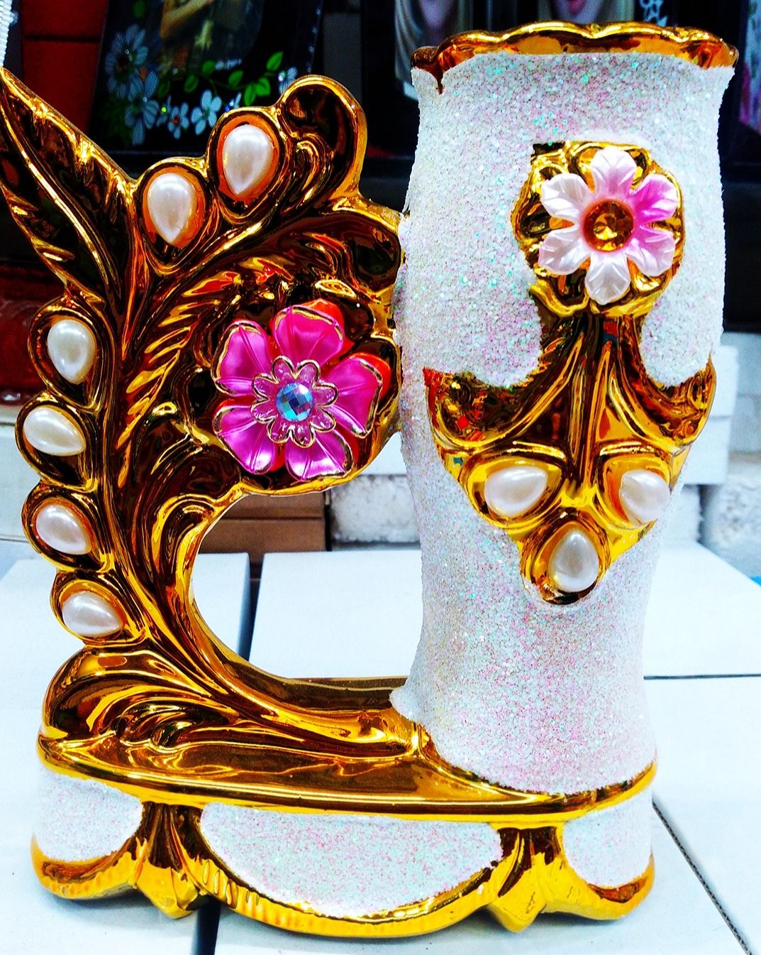 Gorgeous Flower Vase (Ceramics )