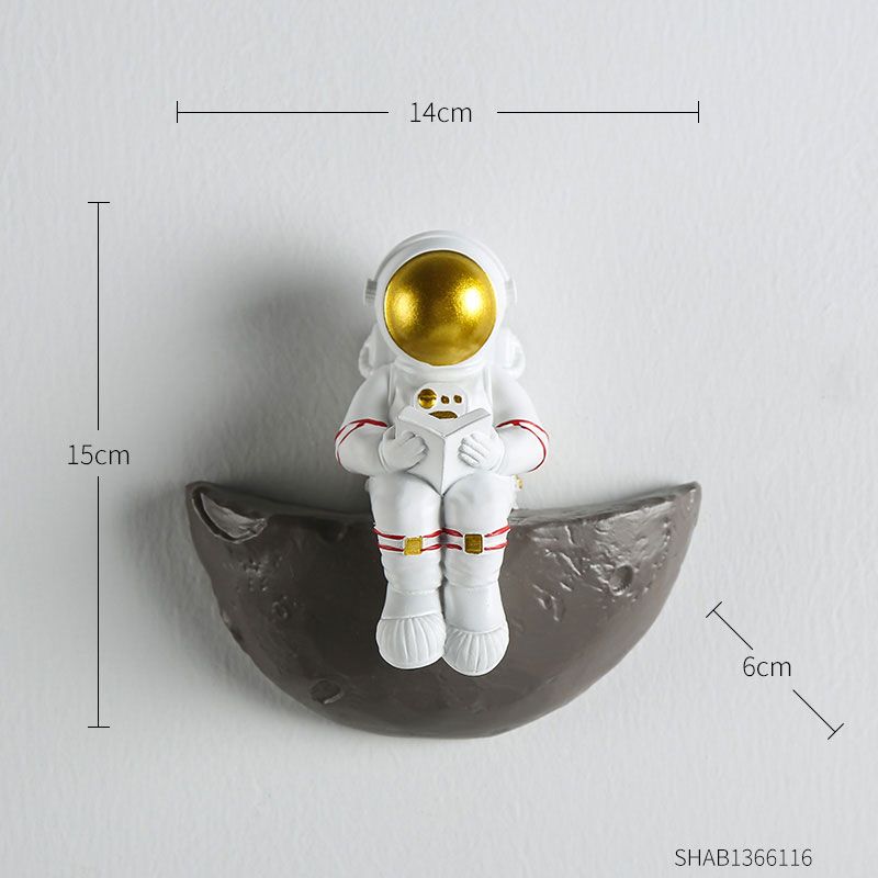 nordic home decoration accessories living room desk decor Figurine miniatures astronaut decorative figures figurine astronaut