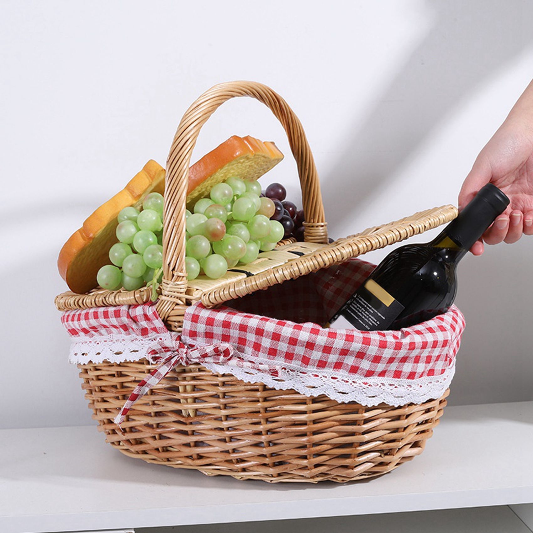 2X Country Style Wicker Picnic Basket Hamper with Lid and Handle & Liners for Picnics, Parties and BBQs