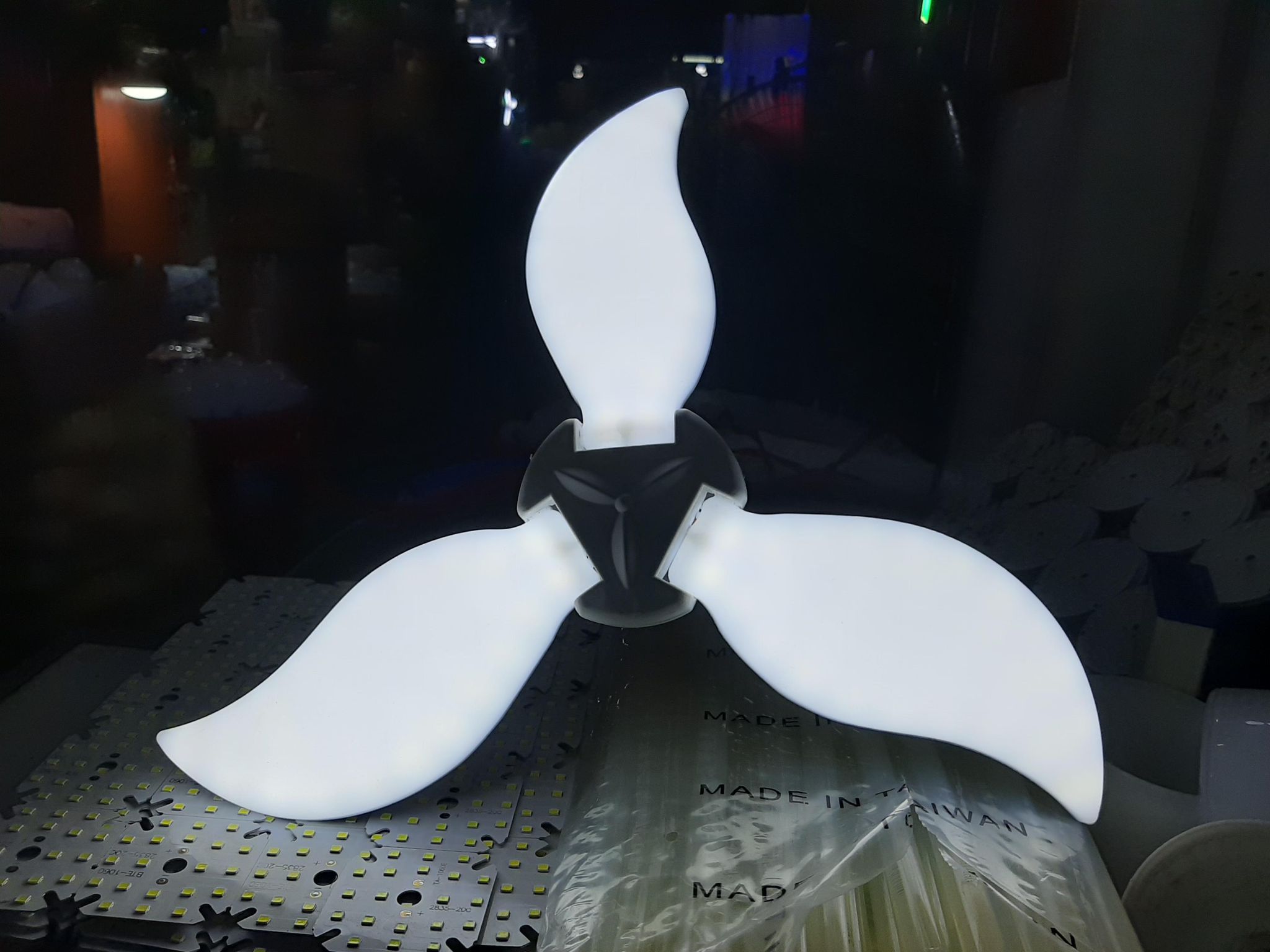 LED Garage Lights Fan Blade Shaped Cold White Foldable Energy Save 60W E27 Super Bright Wide Voltage Home Ceiling Light