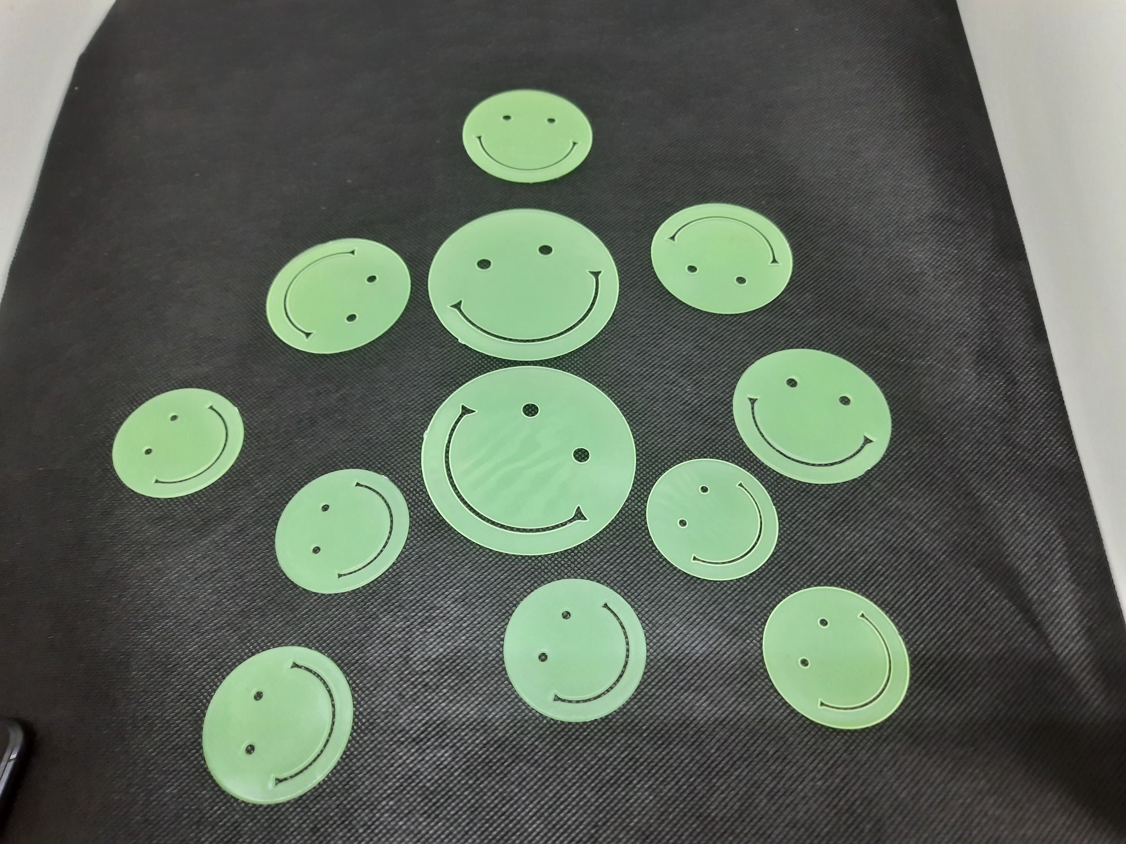 Room Wall Decoration Smiley Sunshine Radium Star Sticker For Kids Girls Boys