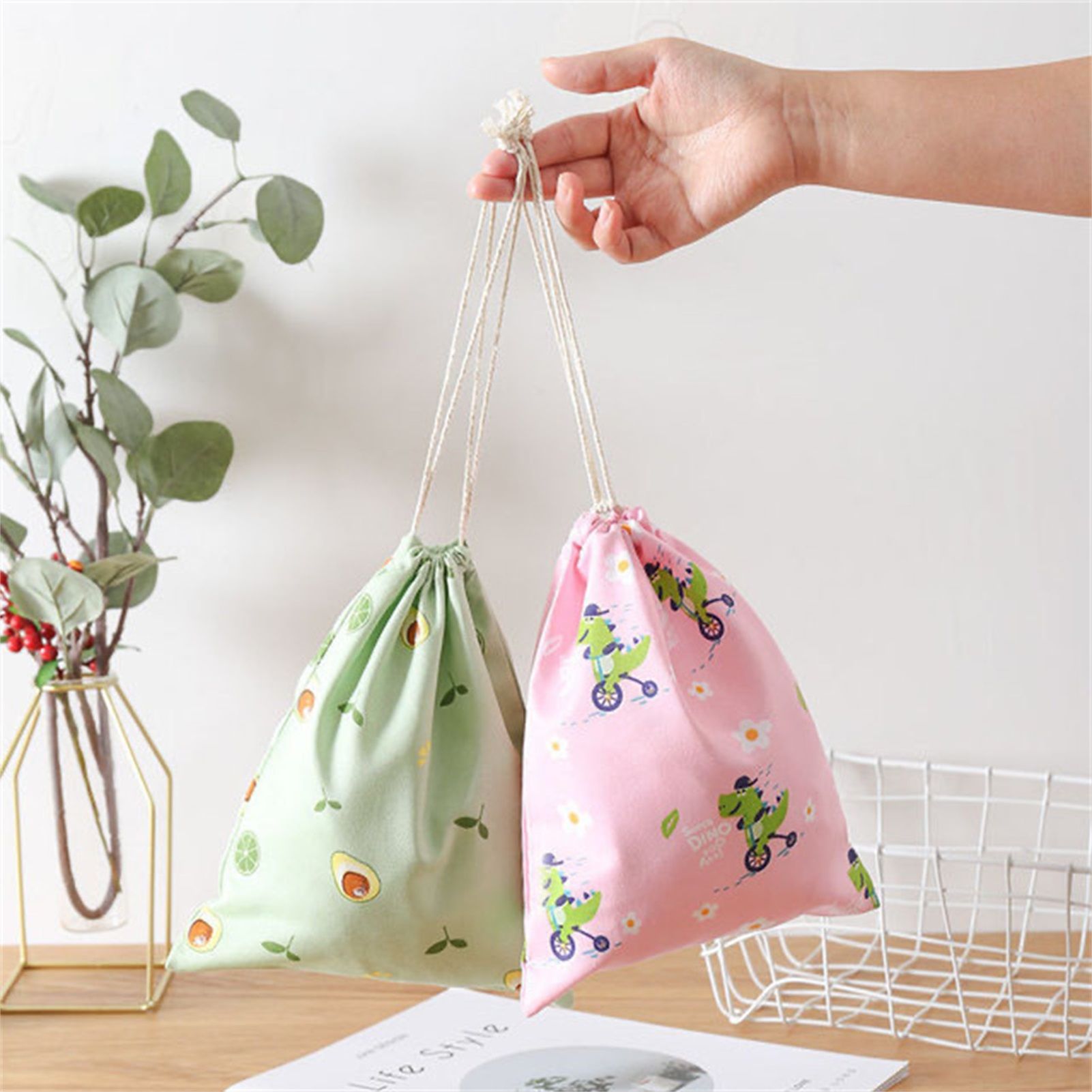 Skymountain Clothes Holder Practicability Smooth Surface Floral Pattern Closet Organizer