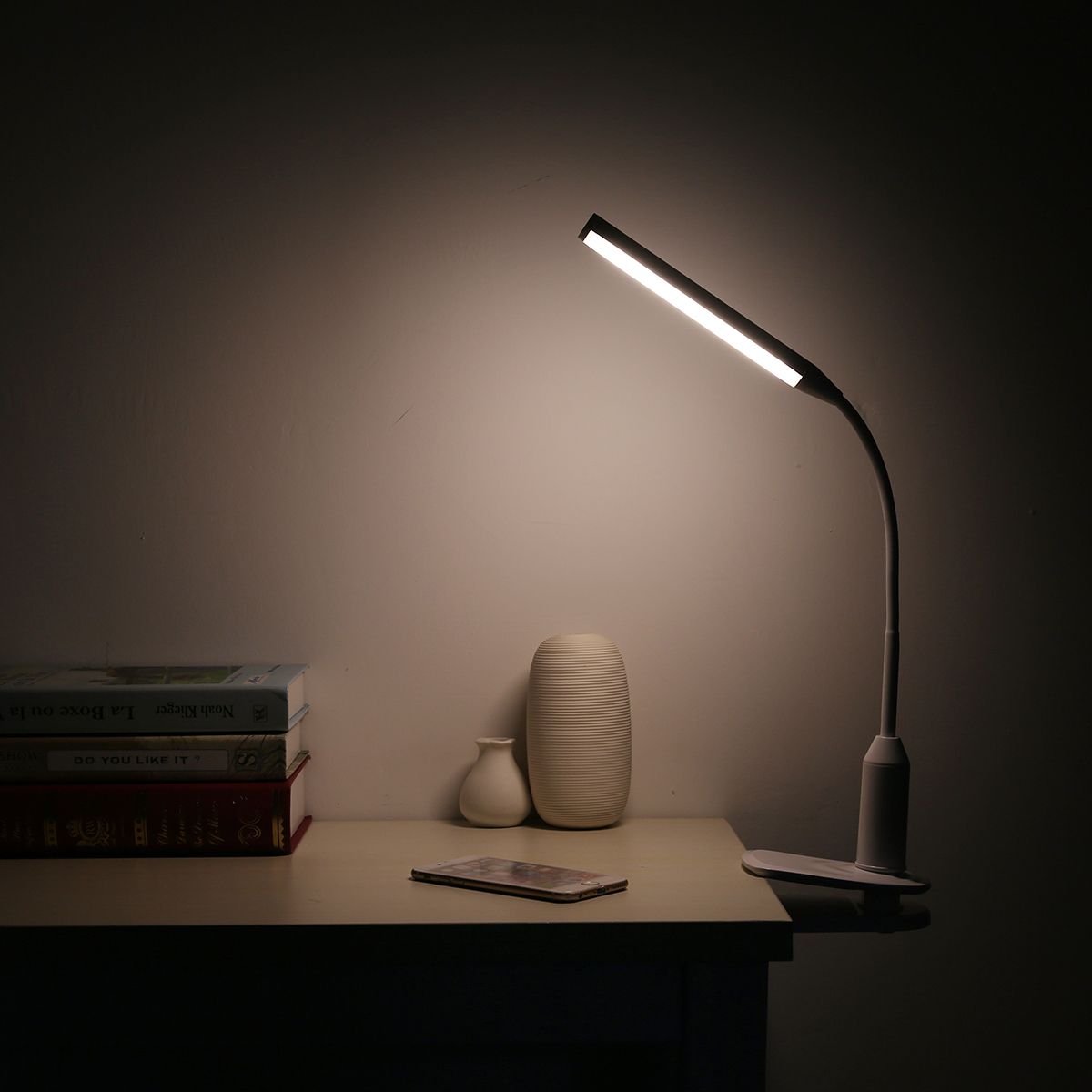 Decor Living LED desk lamp with clamp GLISTENY Dimmable Adjustable gooseneck Sensitive control with high sensitivity Three color temperatures LED Color