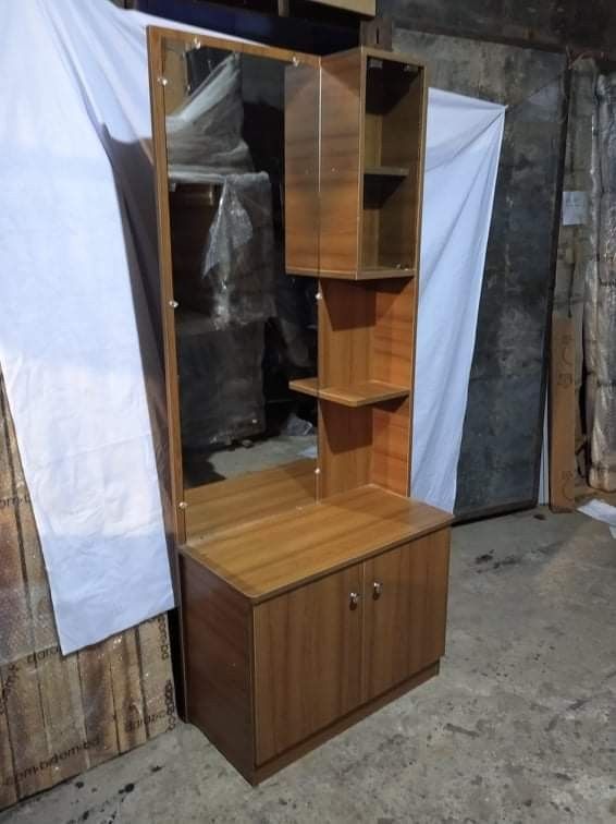 Dressing Table 28+14+67 Inch