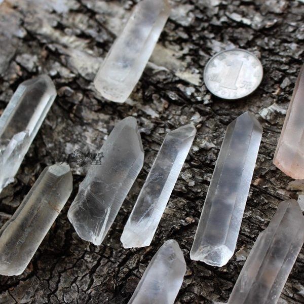 Natural jewelry natural single spinel crystal Brazilian white crystal hexagonal prism raw ore