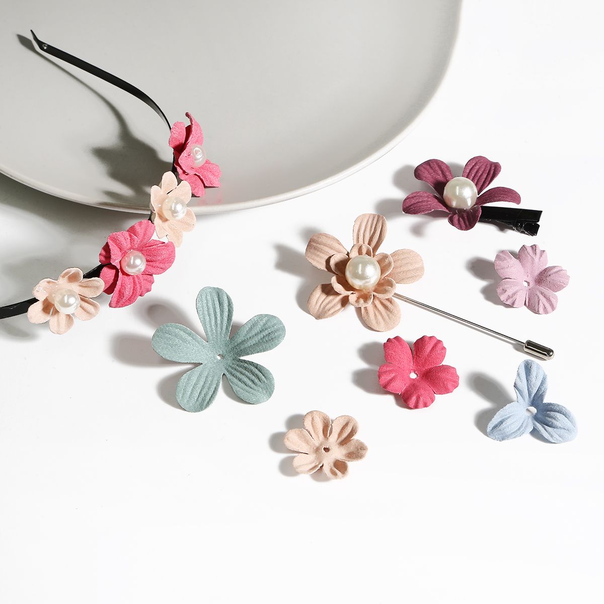 30pcs/bag Handmade Flower DIY Three Dimensional Flower Cloth Simulation Petal Six Petal Flower Piece 2.5-4.5cm Wedding Home Decoration Handmade Flower Ball Craft Party Supplies