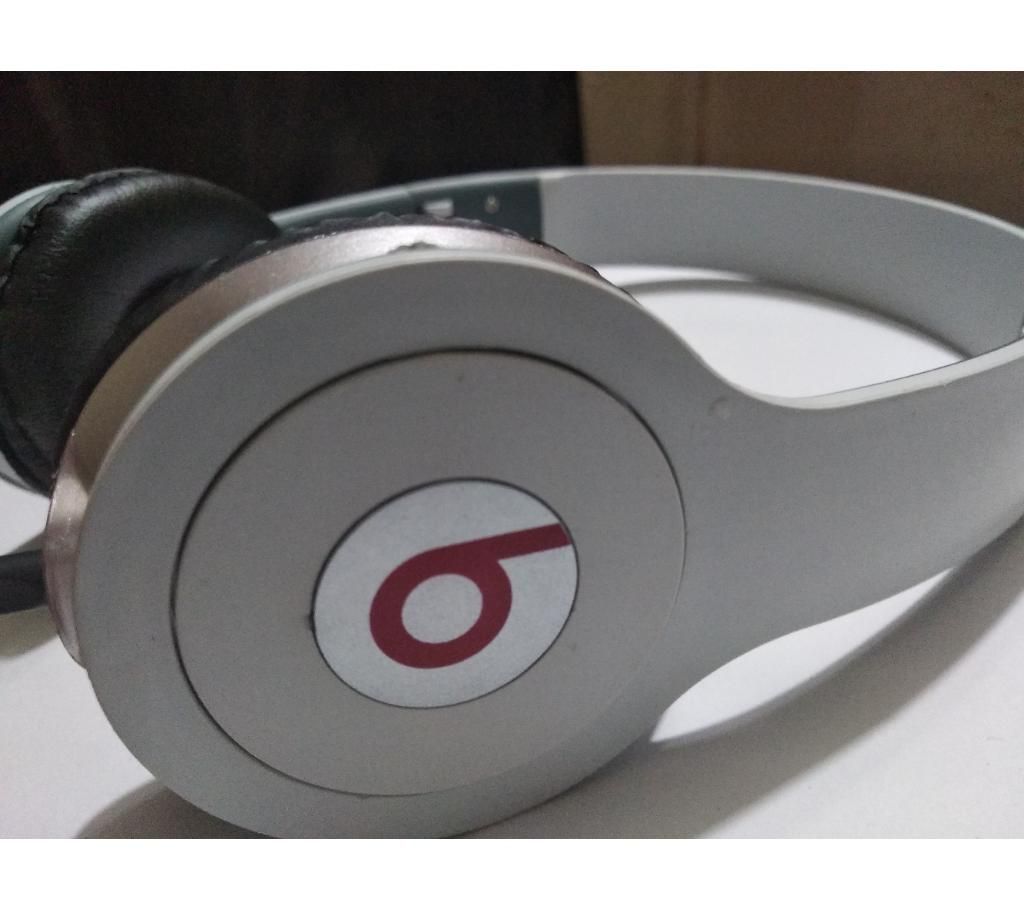 Beats Solo 3 wiredheadphone