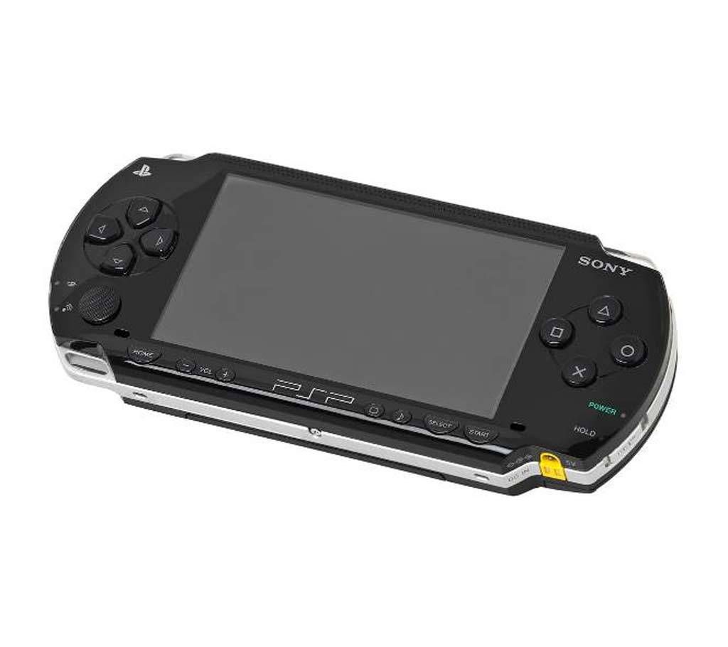 PSP game player