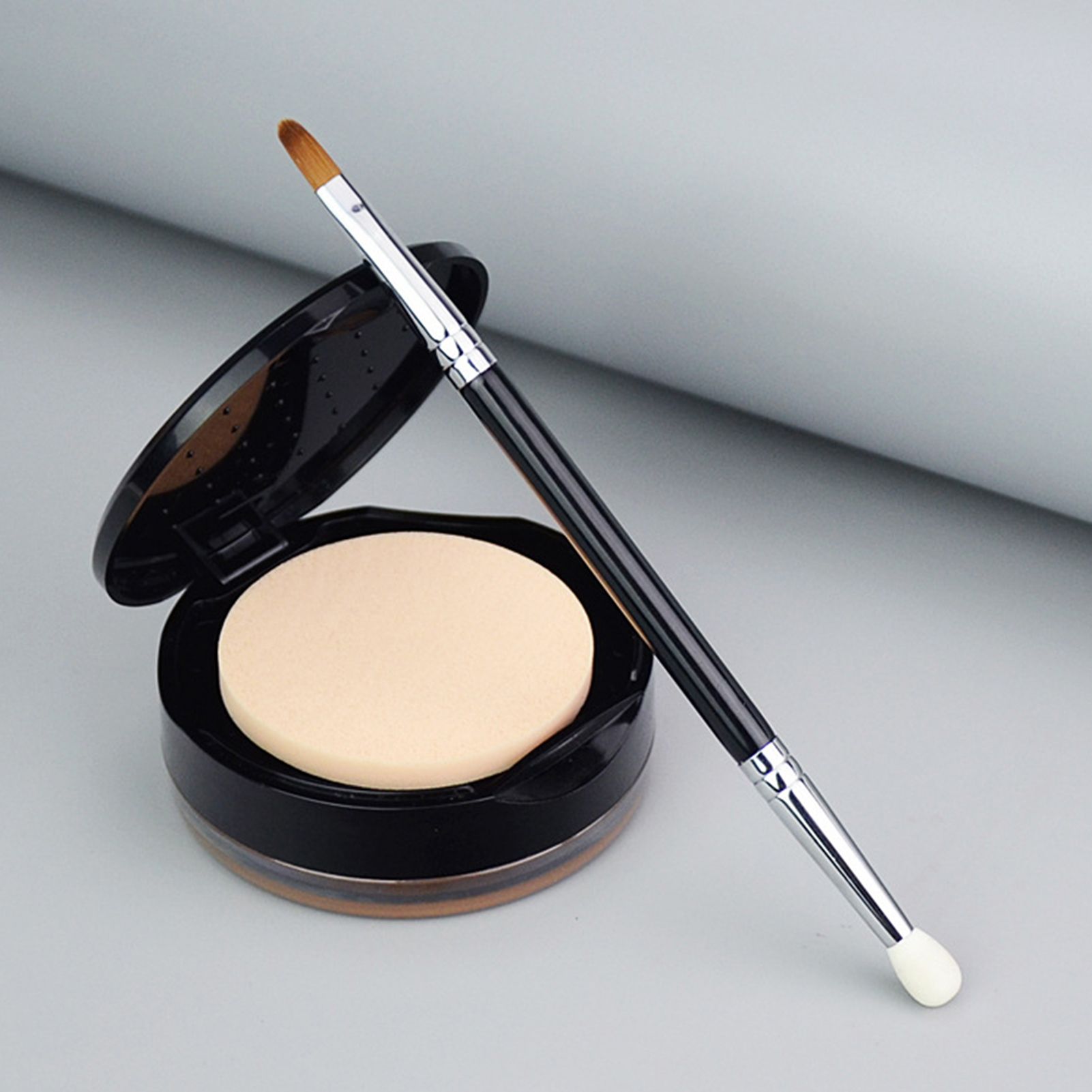 Green Home Concealer Brush Convenient Double-ended Nose Shadow Makeup Brush