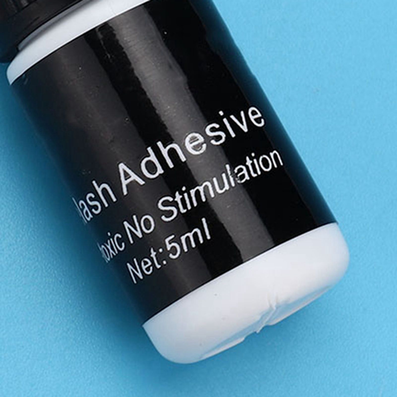 Eyelash Extension Glue Professional Black Fast Drying Long Lasting Transplantation for Semi-Permanent Extensions 5 Ml
