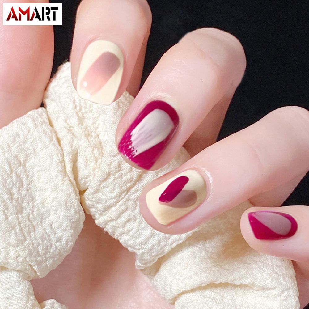 Graffiti Heart Fake Nails Sweet Style Short Paragraph Manicure Save Time Nails