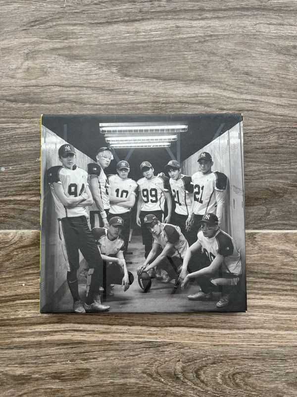 EXO “Love Me Right” Korean Version Photobook and CD