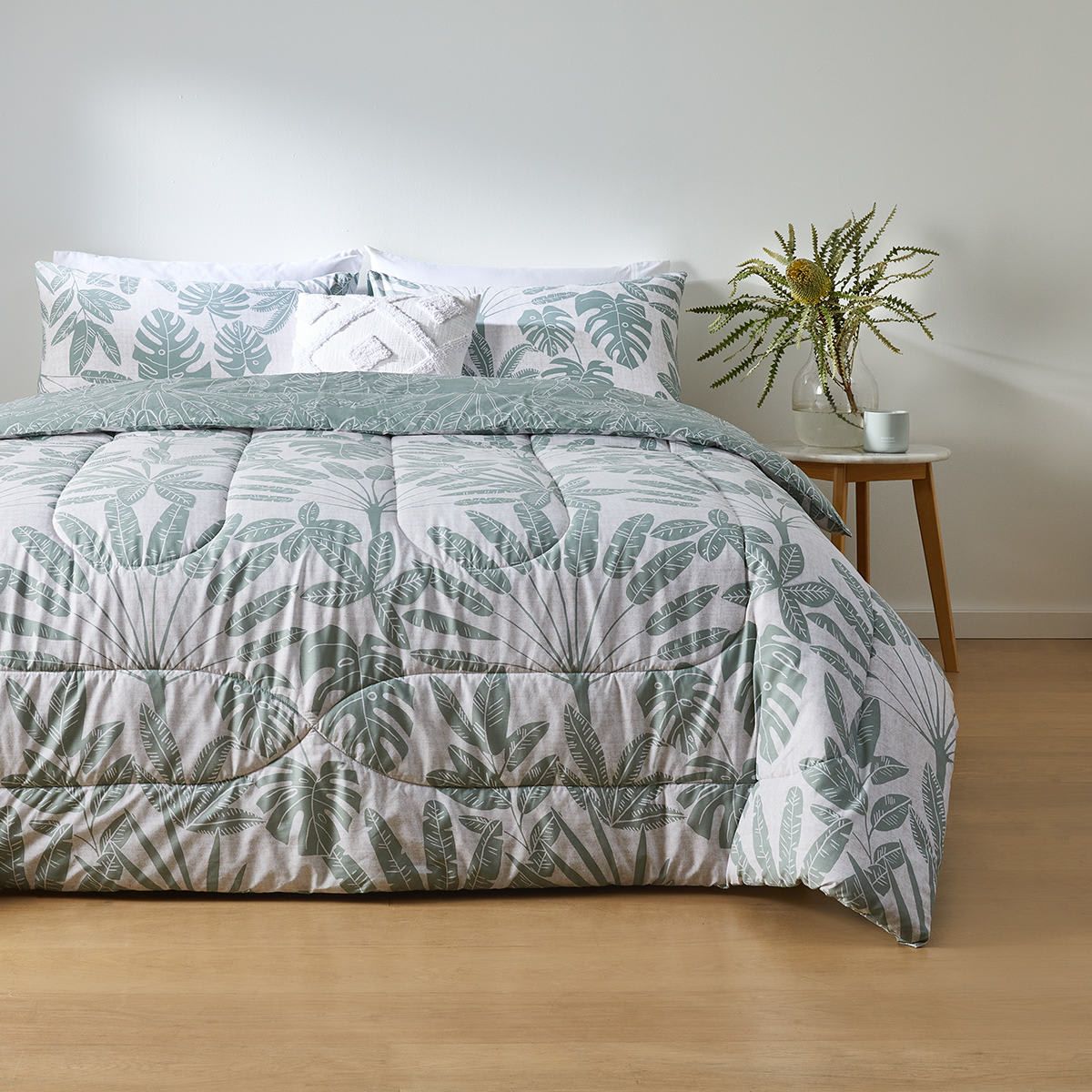 Peta Reversible Comforter Set - King Bed