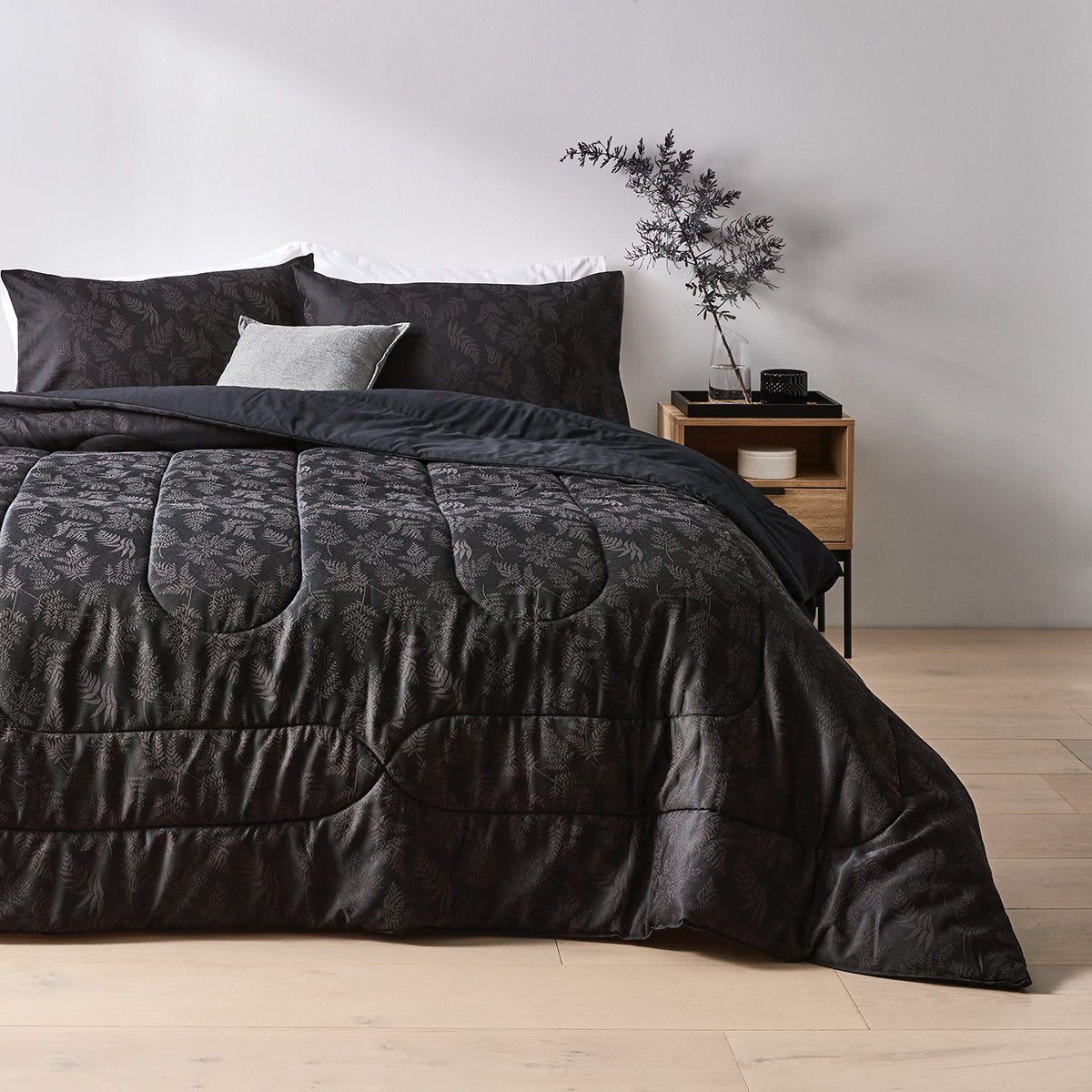 Clarissa Jacquard Comforter Set - Queen Bed, Charcoal