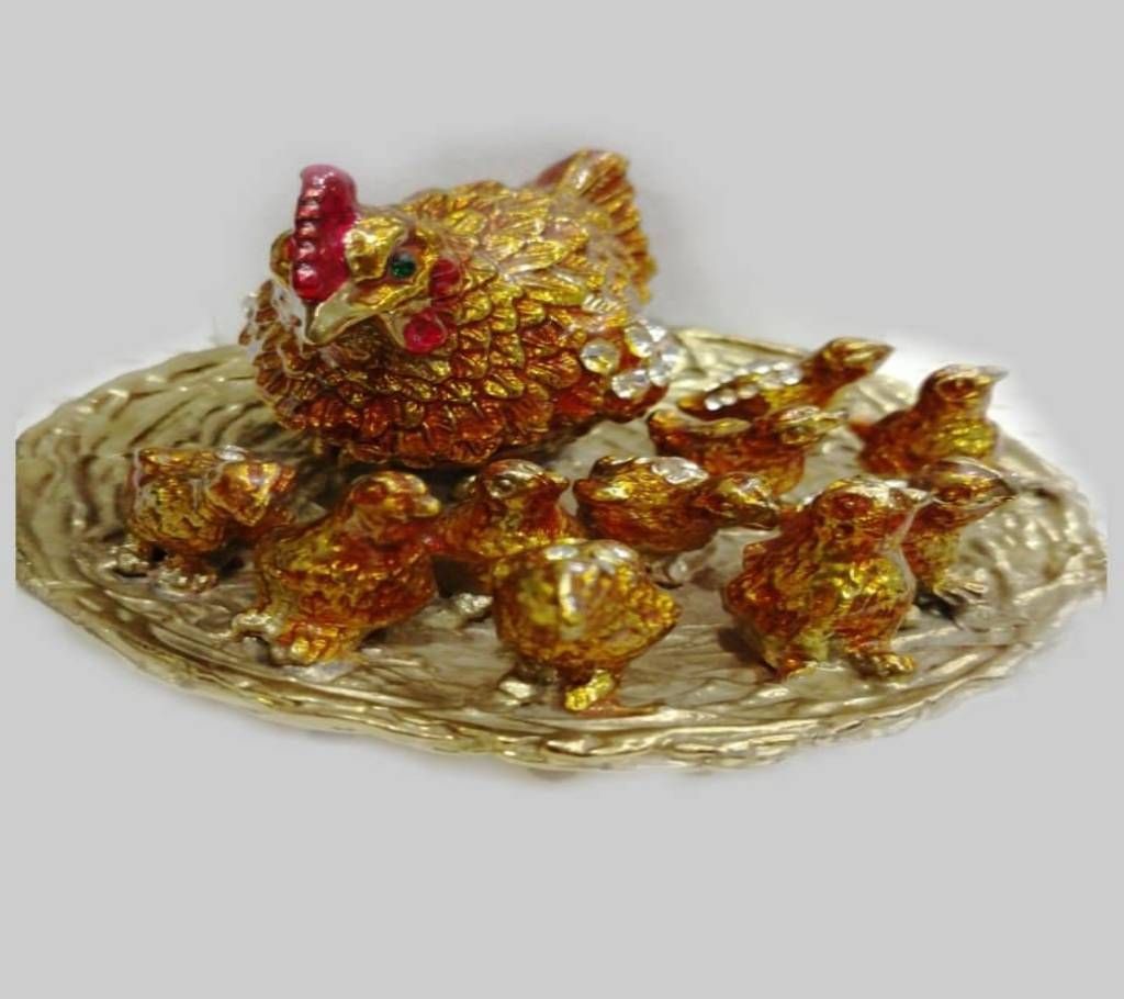Golden Hen & chicks Show-piece