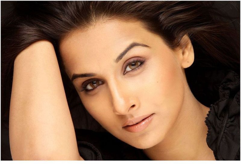 vidya balan Paper Print  (24 inch X 36 inch)