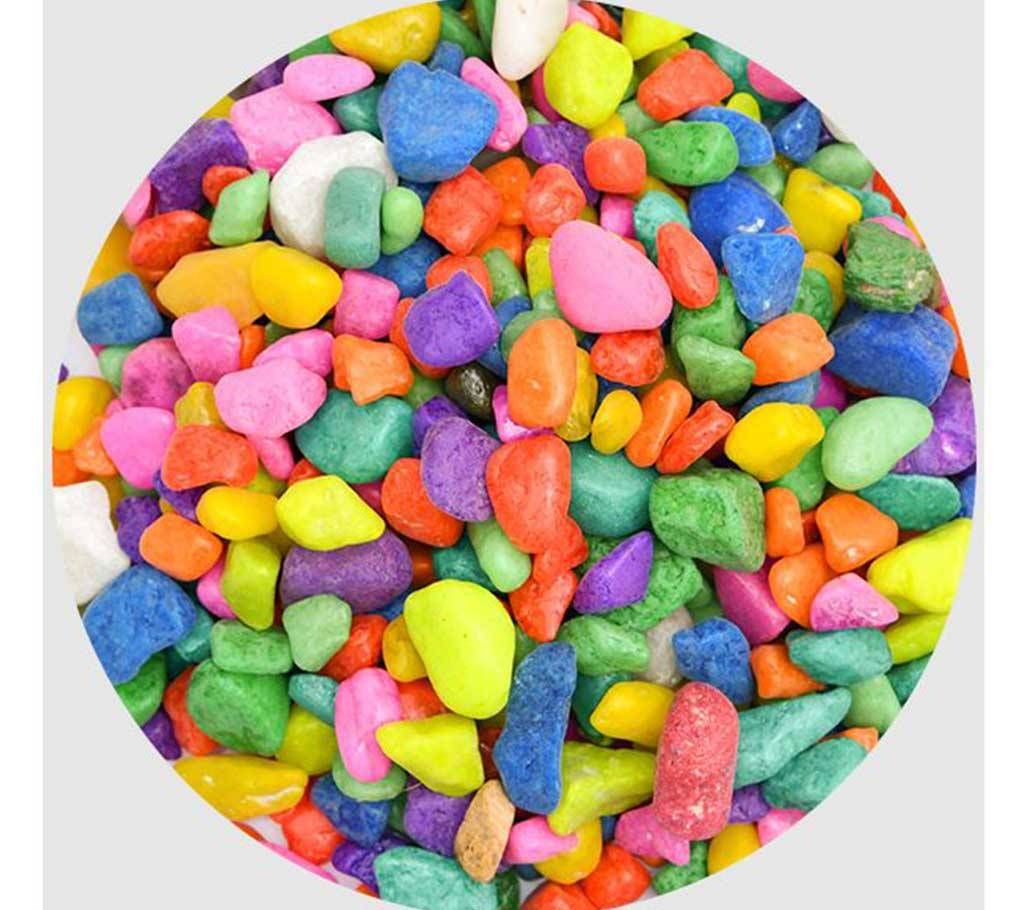 Mixed color pebbles