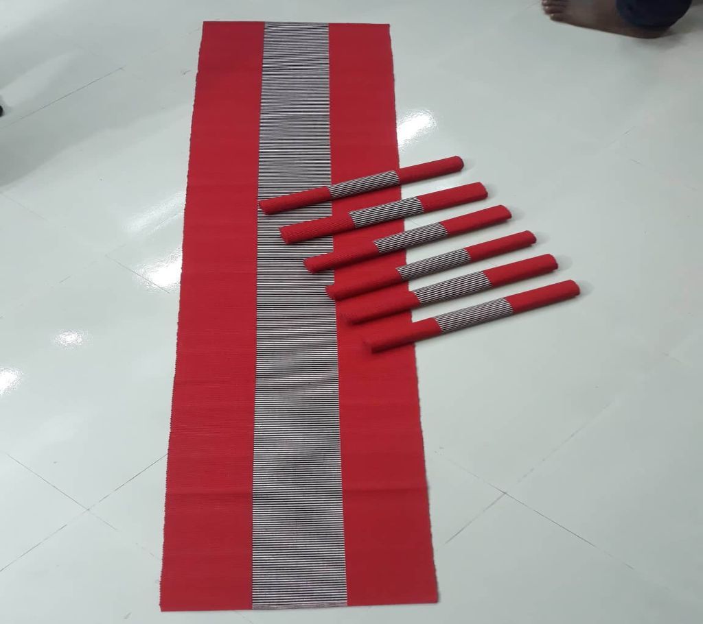 Dining Table Runner With 6 plate Mat