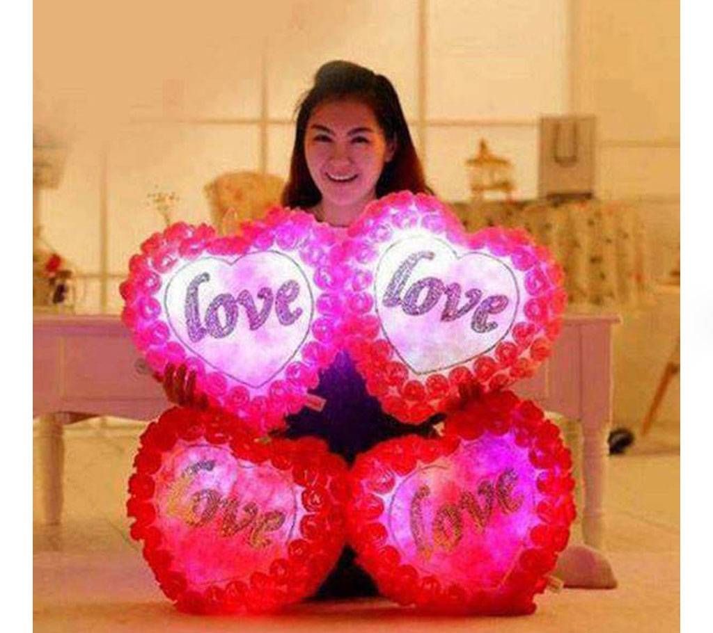 Love Shape Pillow (1 pcs)