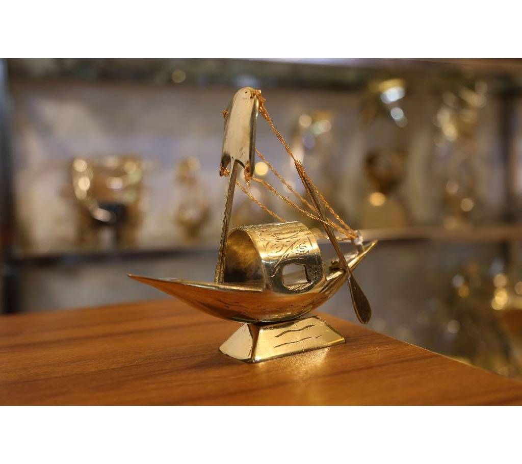 brass made boat show piece (small size) 