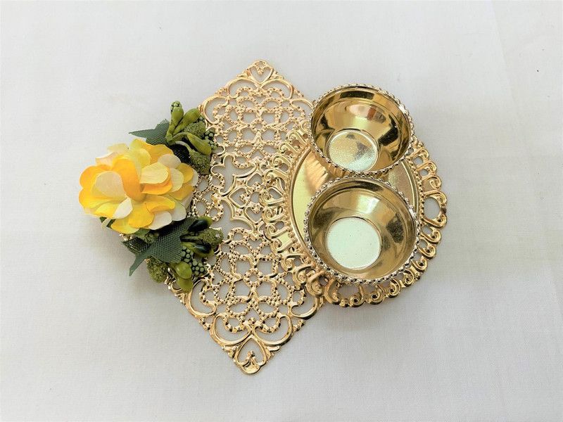 JUSTKRAFTS Roli-Chawal Holder/Haldi-KumkumPlatter/ Prasad Holder(Pack of 1) Decorative Showpiece - 9 cm  (Iron, Multicolor)