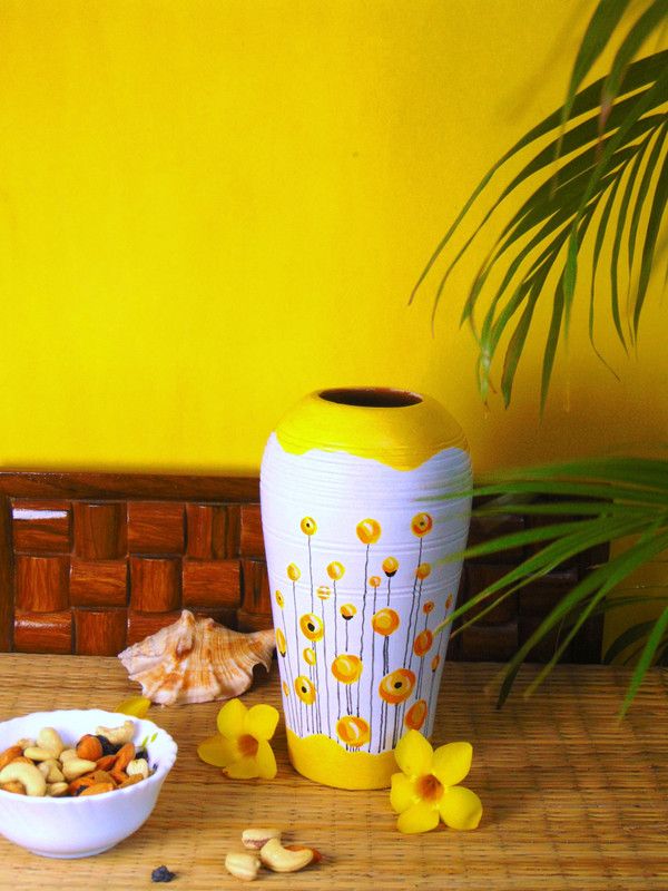 Dakshina Art 'Hand painted' yellow flower home decor,bedroom,living room decoration Terracotta Vase  (8 inch, White)