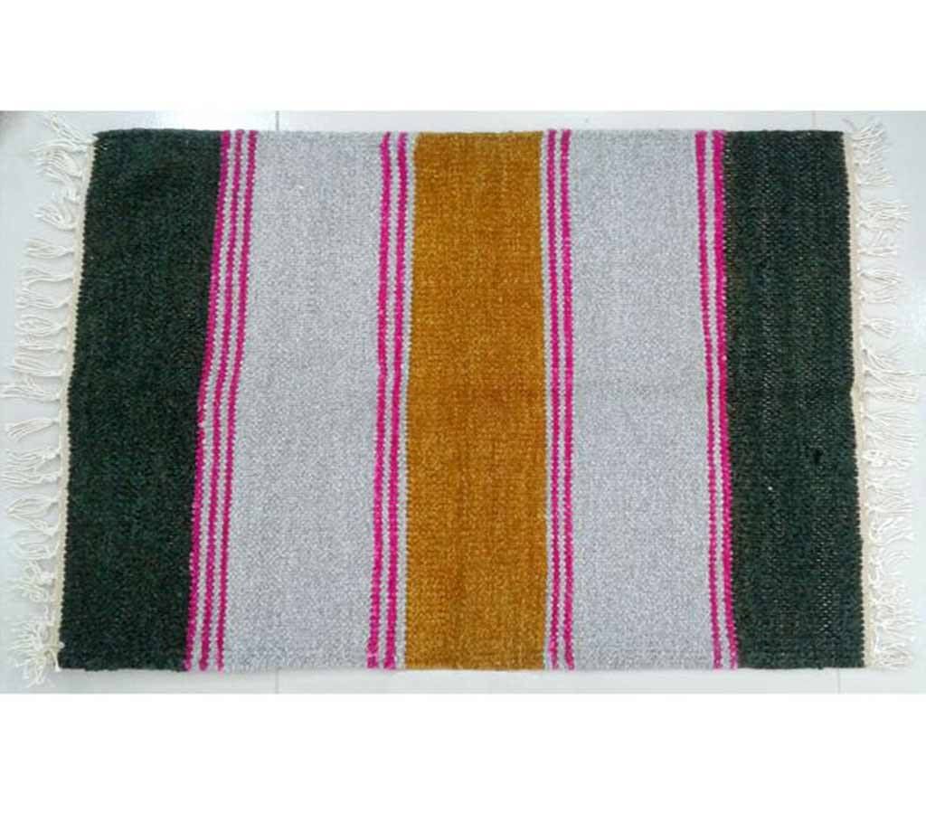 Handloom shotoronjy floor mat