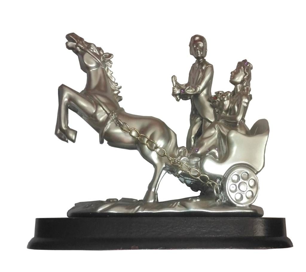 Couple in a Horse Car Showpiece for Gift-15cm