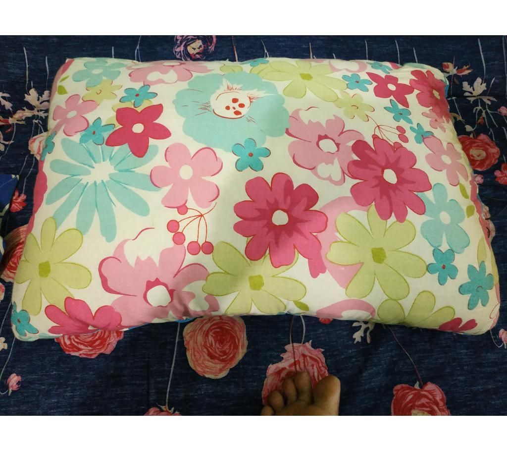 Fiver pillow