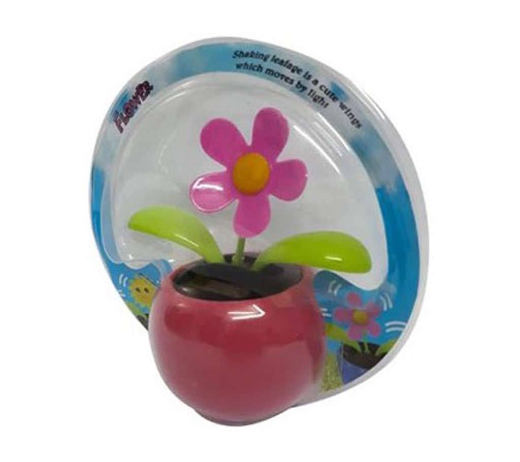 Flower with shaking leaves - solar powered