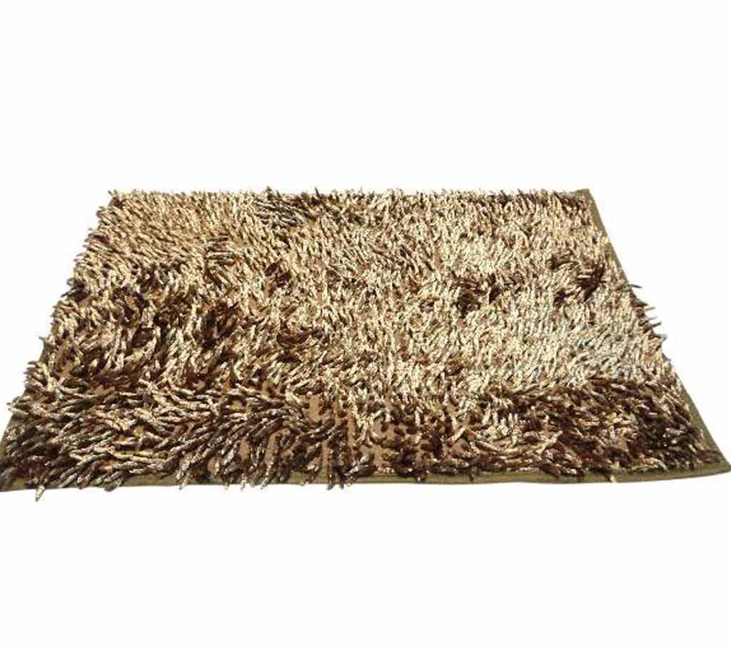 Square shaped floor mat