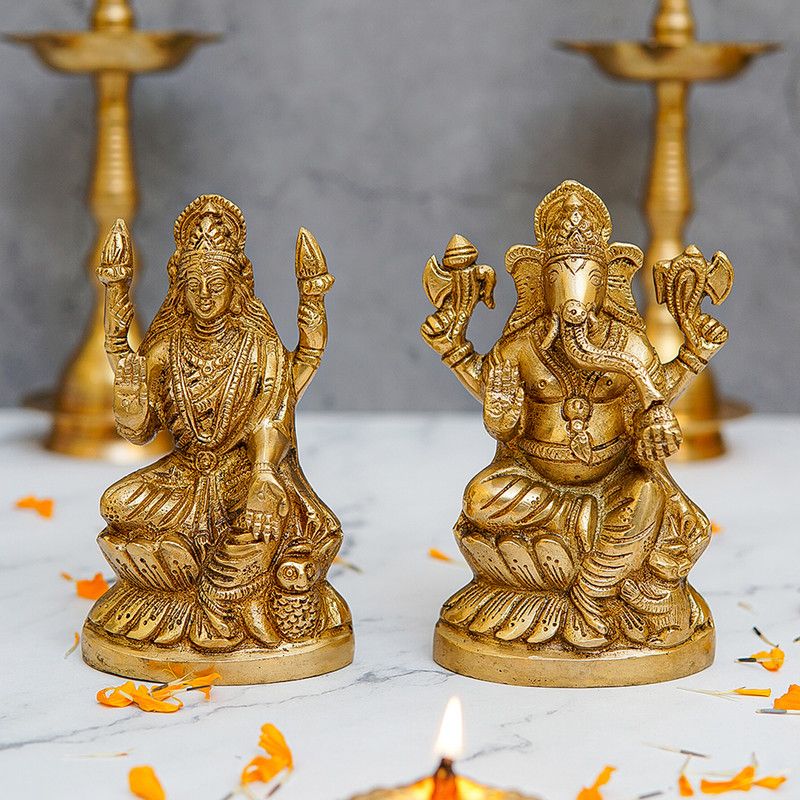 StatueStudio Laxmi statue Lakshmi Idol Lakshami Statue for Home Temple Diwali & New Year Gift Decorative Showpiece - 14.732 cm  (Brass, Gold)