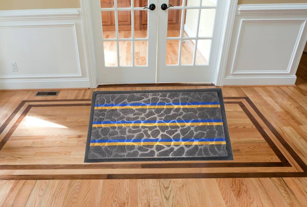 Anti slip floor mat