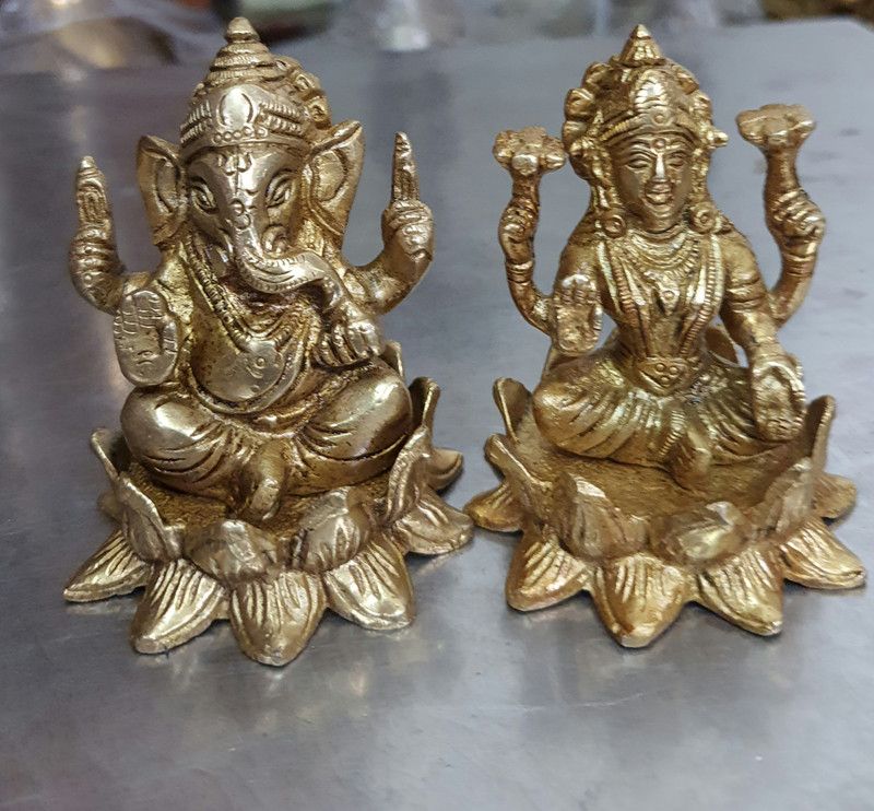 DAS TRADERS Decorative Showpiece - 8 cm  (Brass, Gold)
