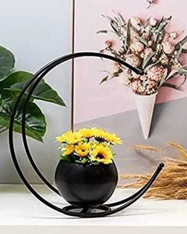 NAZMA PARVEEN Decorative Showpiece - 20 cm  (Metal, Black)