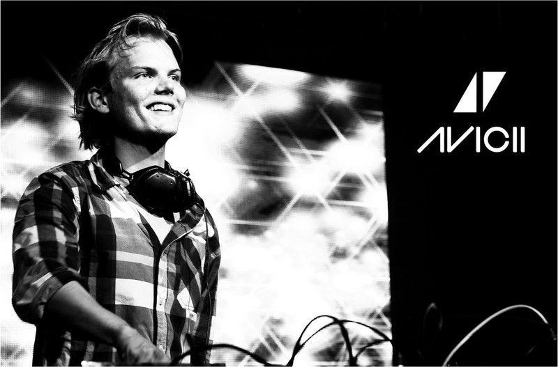DJ Avicii Concert Music Poster Paper Print  (18 inch X 12 inch)