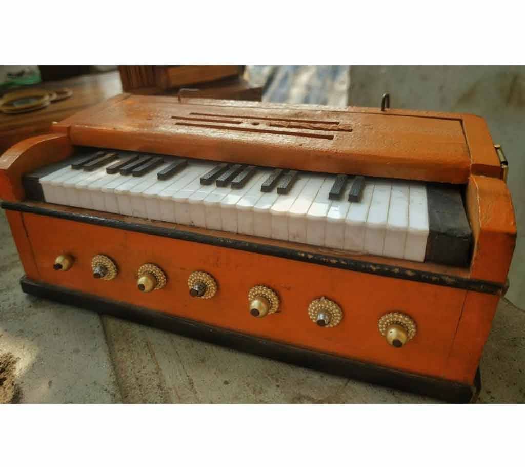 Harmonium Showpiece