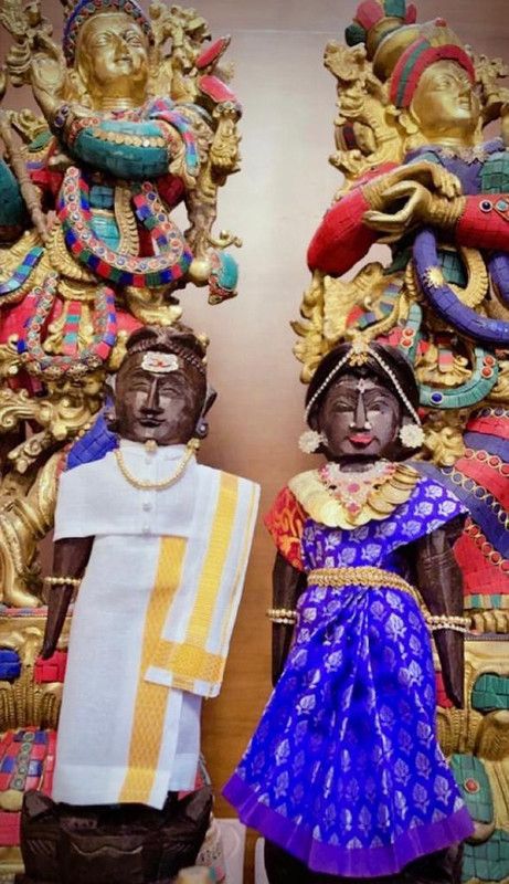 thehomosculpts Marapachi wooden Raja Rani golu dolls- 12 inch Decorative Showpiece - 35 cm  (Wood, Brown)