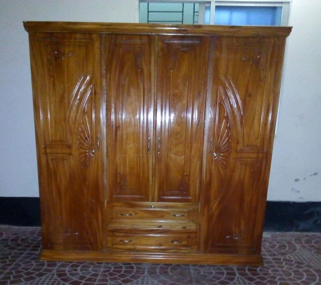 Almari (Mehogoni Wood)